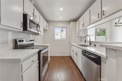 Tiny photo for 415 S Prospect Avenue #106, Redondo Beach, CA 90277 (MLS # SB25199526)