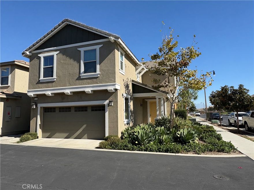 3 large bedroom 2.5 bathrooms in the community of Gabion Ranch Coming Soon.