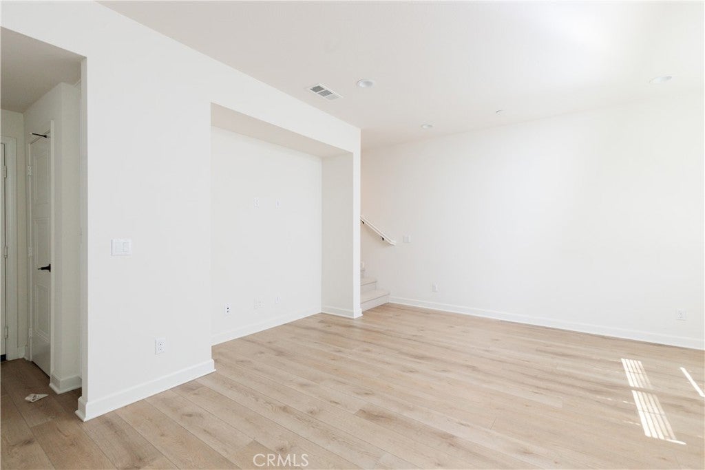 113 Lantana