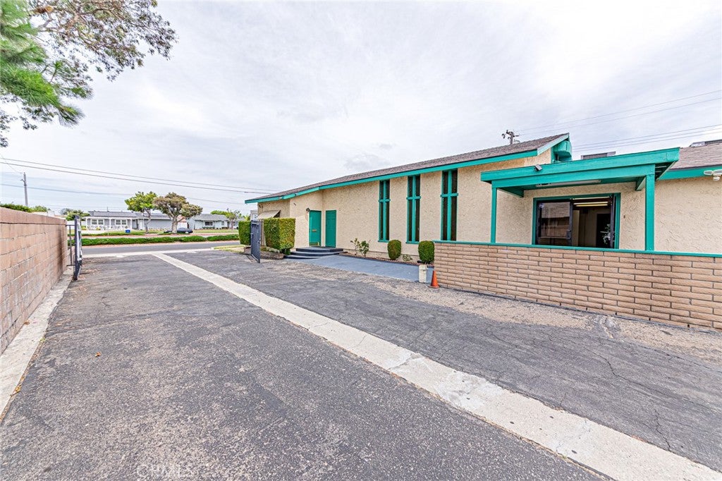 5722 Crescent