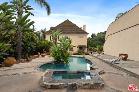 Photo of 2431 Benedict Canyon Drive, Beverly Hills, CA 90210 (MLS # 25563395)