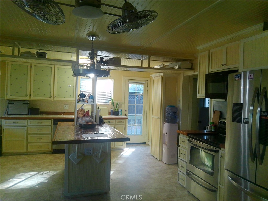 6537 Forestview Dr