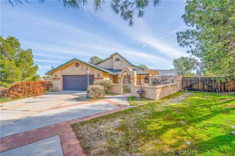 Photo of 11815 Ivy Ave, Hesperia, CA 92345 (MLS # DW26019365)
