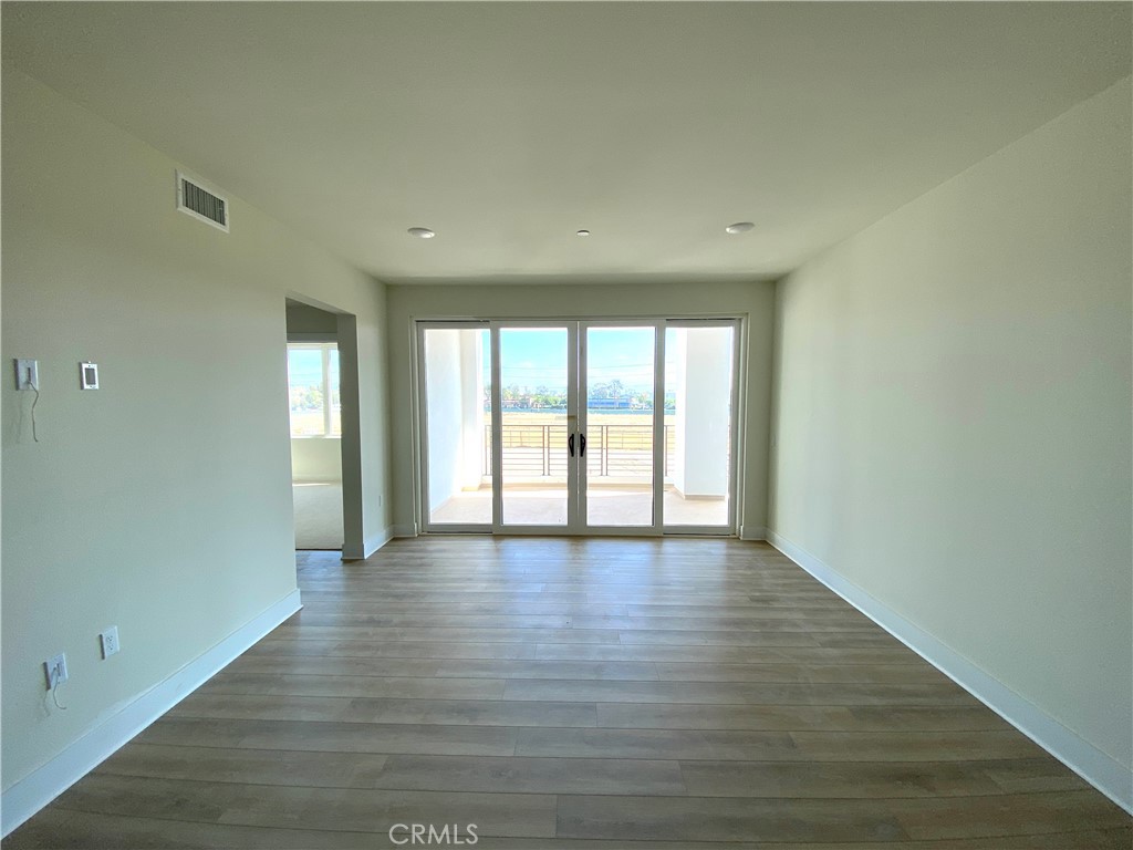 16450 Veterans Way 208