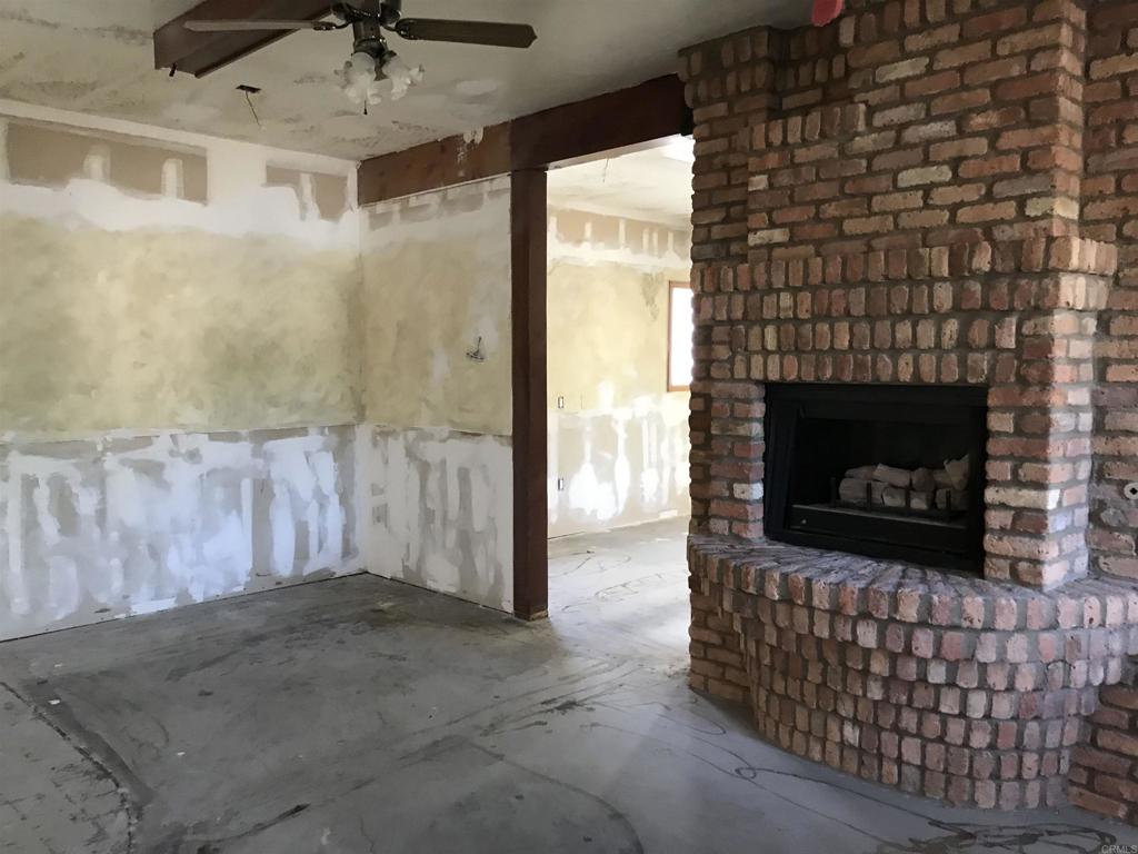 823 Grand Avenue 101-102