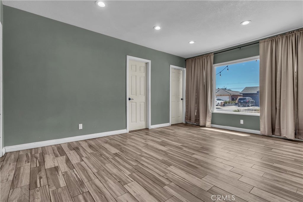 13302 Volunteer Avenue