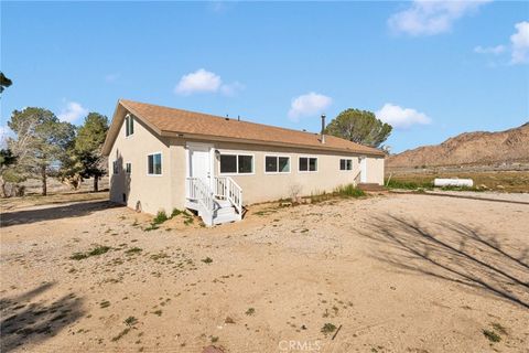 Photo of 30263 State Highway 18, Lucerne Valley, CA 92356 (MLS # HD26001486)