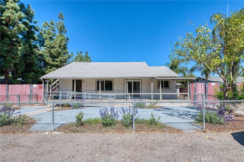 Photo of 2146 W Dudley AVE #2, Fresno, CA 93728 (MLS # FR26218633)