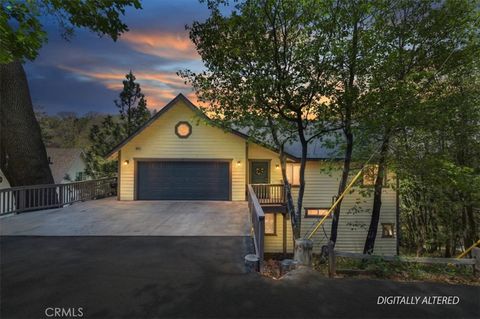 Photo of 1023 Pintail Circle, Lake Arrowhead, CA 92352 (MLS # IG26105259)