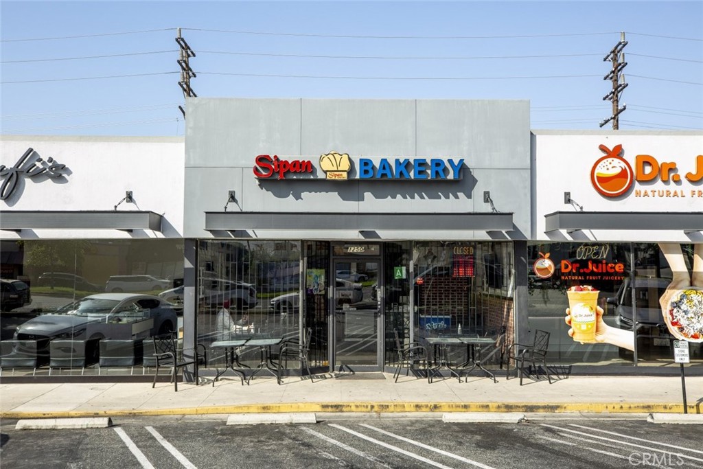 Well-Known Turnkey Bakery for Sale – Prime Glendale Location! A rare opportunity to own a highly reputable, fully operational bakery located in the heart of Glendale! This business has been serving the community for several years and is known for its exceptional quality, cleanliness, and service standards. With 4.6+ star reviews across all major platforms—including Yelp, Google, TripAdvisor, DoorDash, and UberEats—this bakery has built a strong, loyal following and outstanding reputation. The sale includes all commercial kitchen equipment, signature recipes, branding, and trained staff. Profitable business with huge growth potential. Great foot traffic, strong local following, and room to expand custom orders, catering, or online sales. Inquire today to schedule a private showing and get more details!