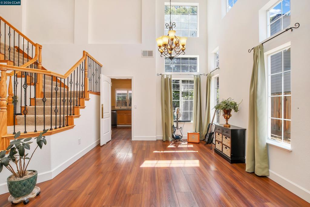 634 Sundale