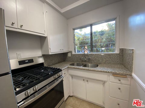 Photo of 228 Idaho Avenue #228-3, Santa Monica, CA 90403 (MLS # 26994365)