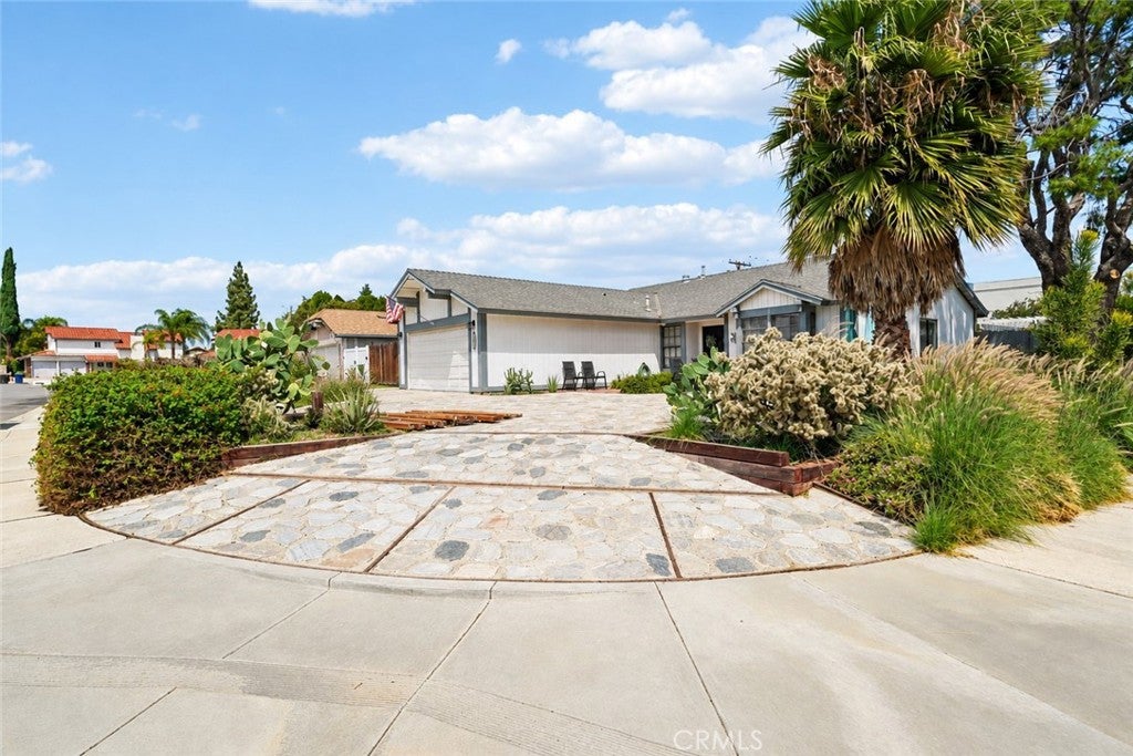 Photo of 4535 Albion Dr DR, Riverside, CA 92503 (MLS # IV26196393)