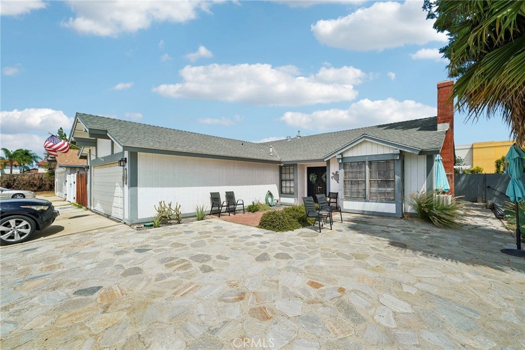 Photo of 4535 Albion Dr DR, Riverside, CA 92503 (MLS # IV26196393)