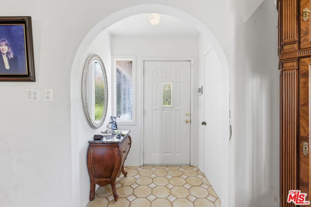 Photo of 2540 Prosser Avenue, Los Angeles, CA 90064 (MLS # 26830885)