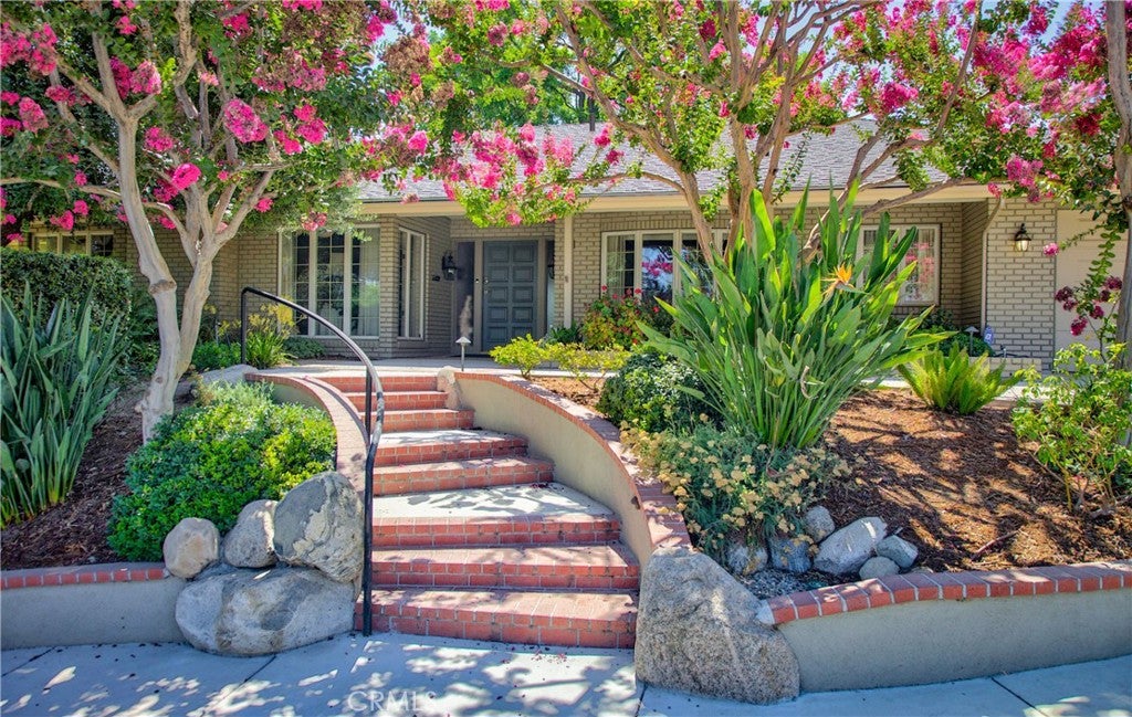 11577 Acacia Street