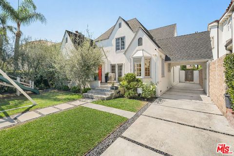 Photo of 317 S Swall Drive, Beverly Hills, CA 90211 (MLS # 26827819)