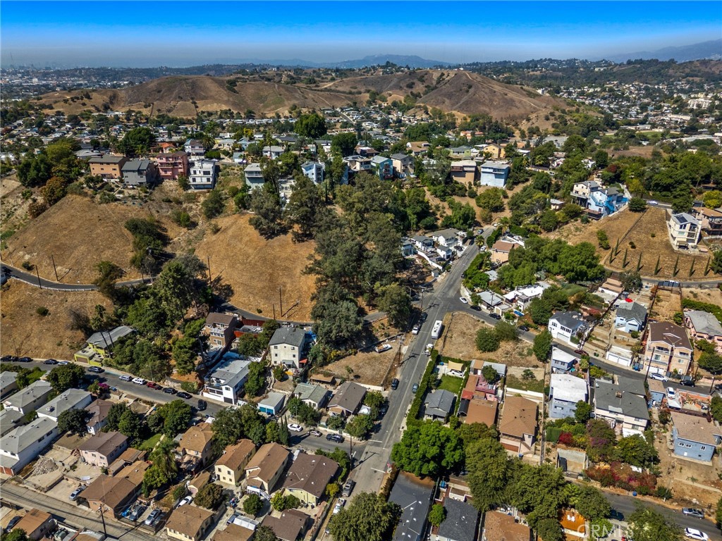 4993 E Dartmouth