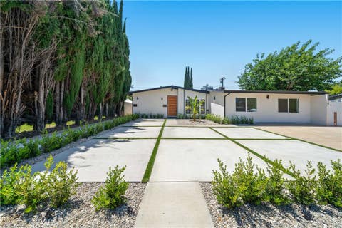 Photo of 22928 Leadwell Street, West Hills, CA 91307 (MLS # SR26141061)