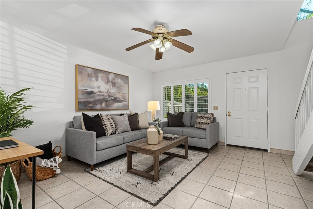 245 N North Singingwood Street 14