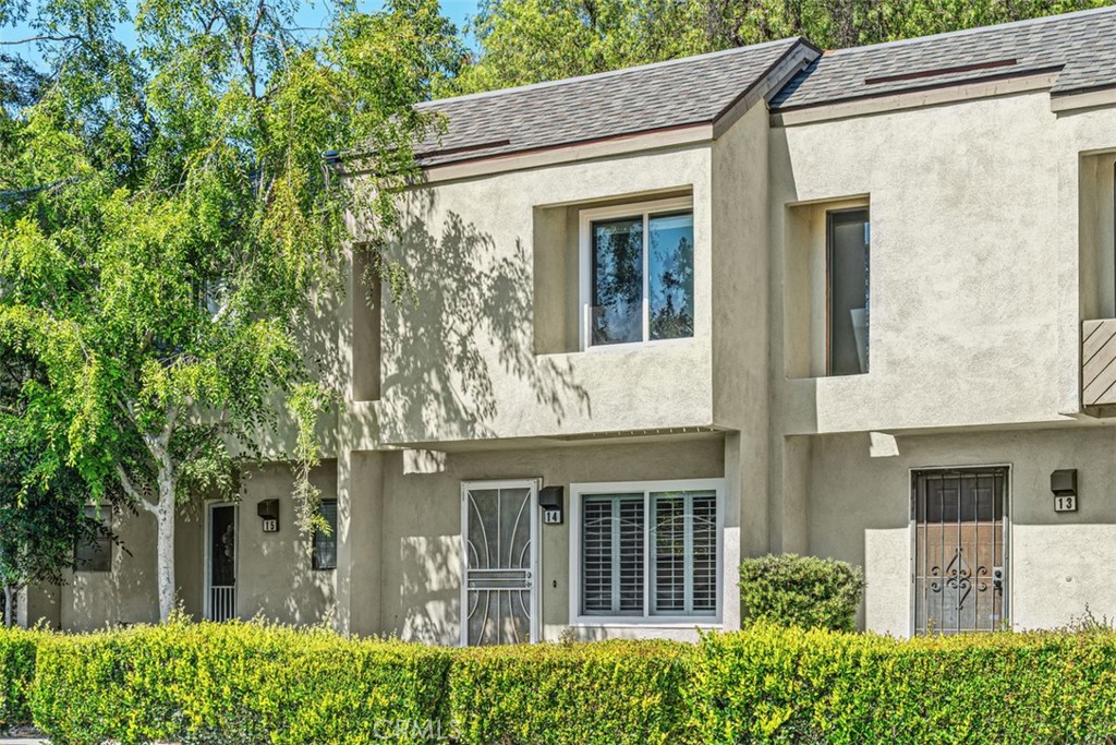 245 N North Singingwood Street 14