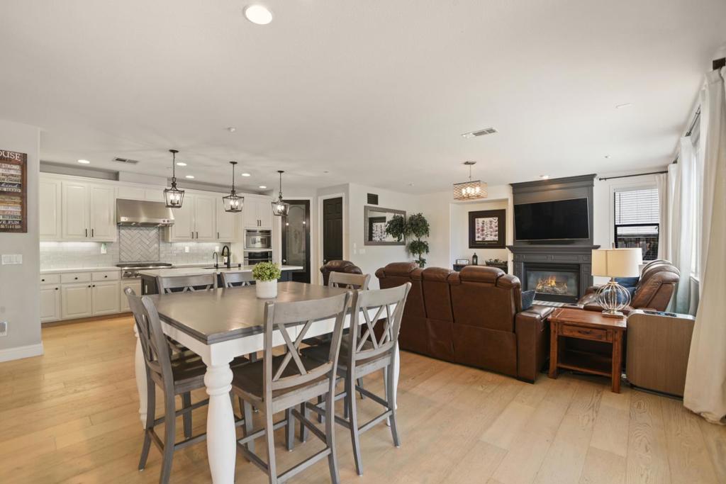 2264 Star Lilly Court