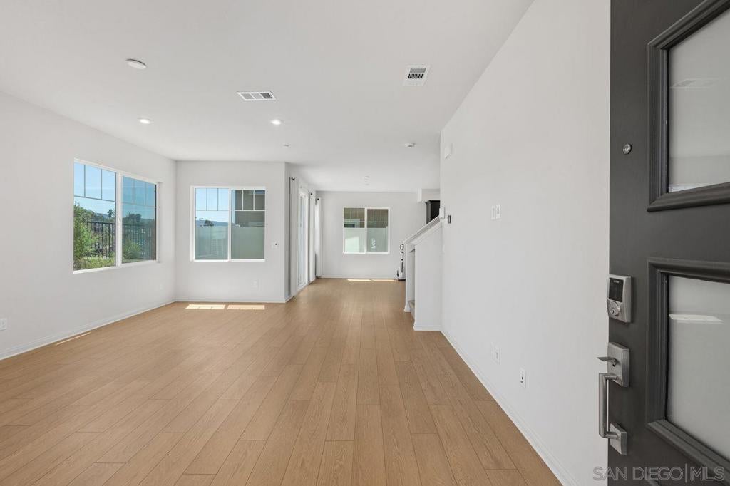 1512 Wingwood