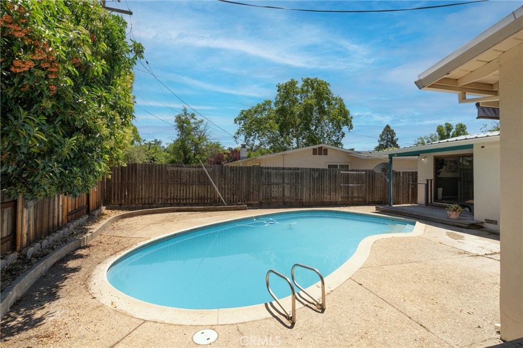 480 Redwood Way