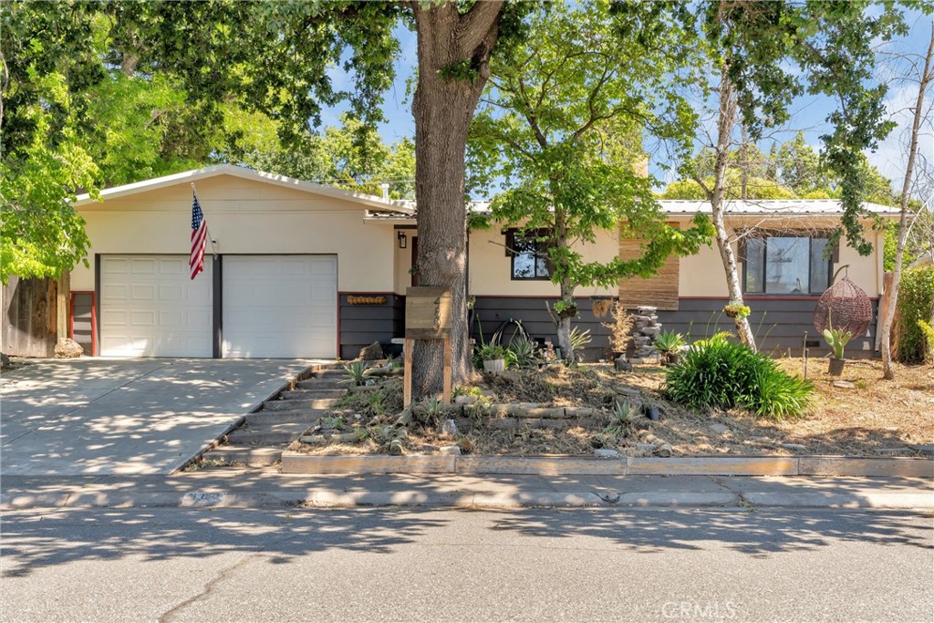 480 Redwood Way