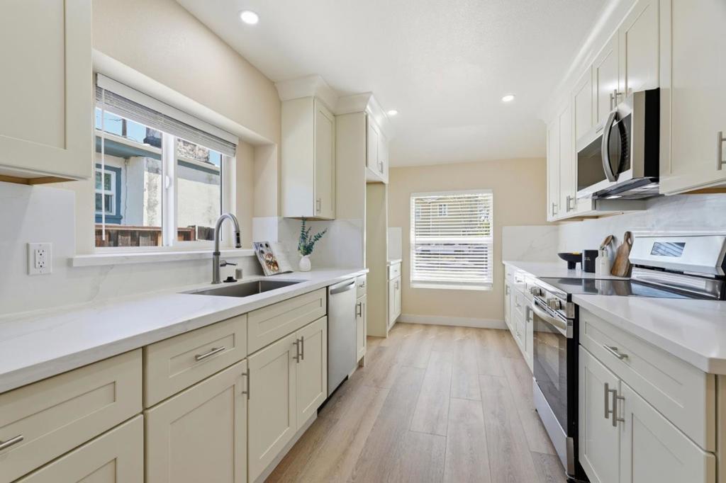 135 E Younger Avenue