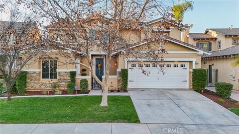 Photo of 35619 Bowervine Pl, Murrieta, CA 92562 (MLS # IV26009745)