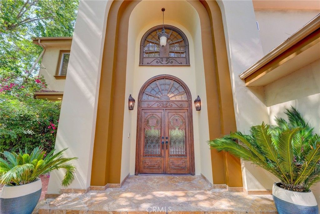 Photo of 22349 Dolorosa Street, Woodland Hills, CA 91367 (MLS # SR25171138)