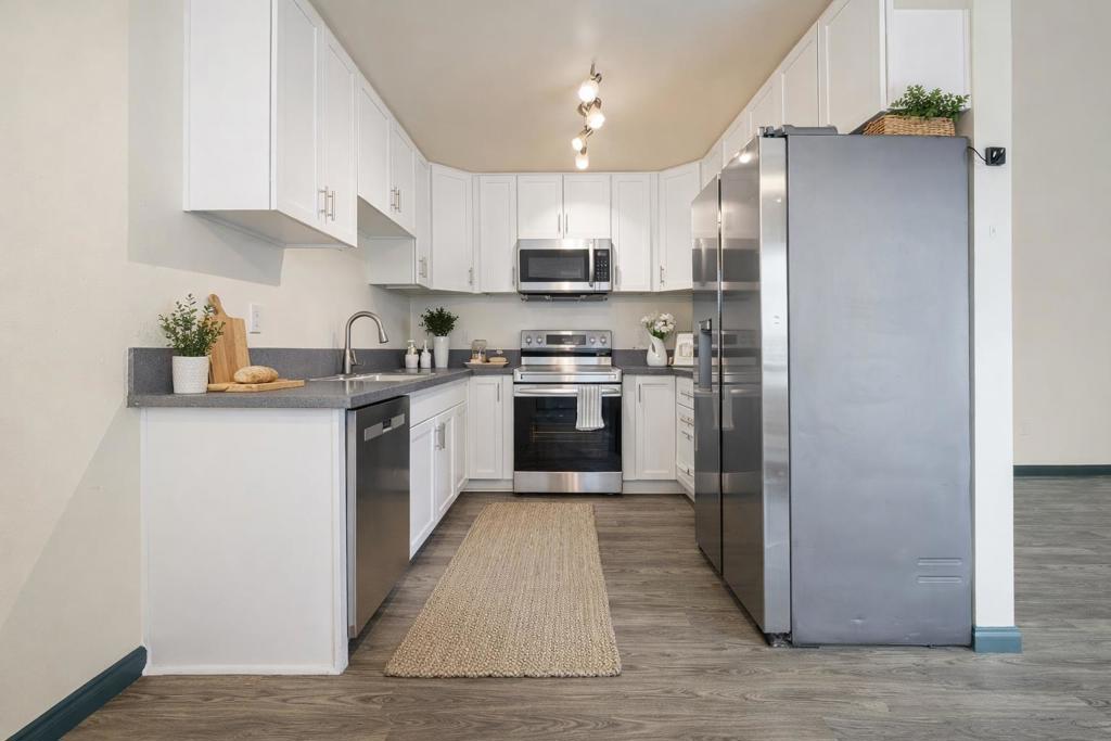 1811 Grand Ave E 158