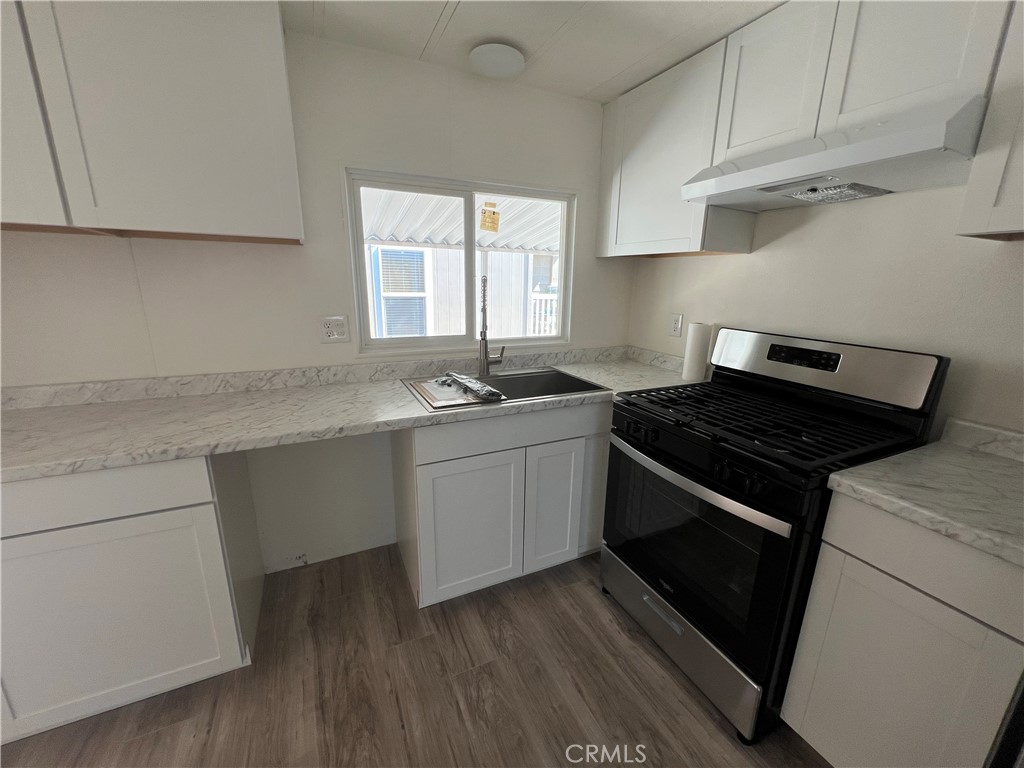 260 N Lyon ave 141