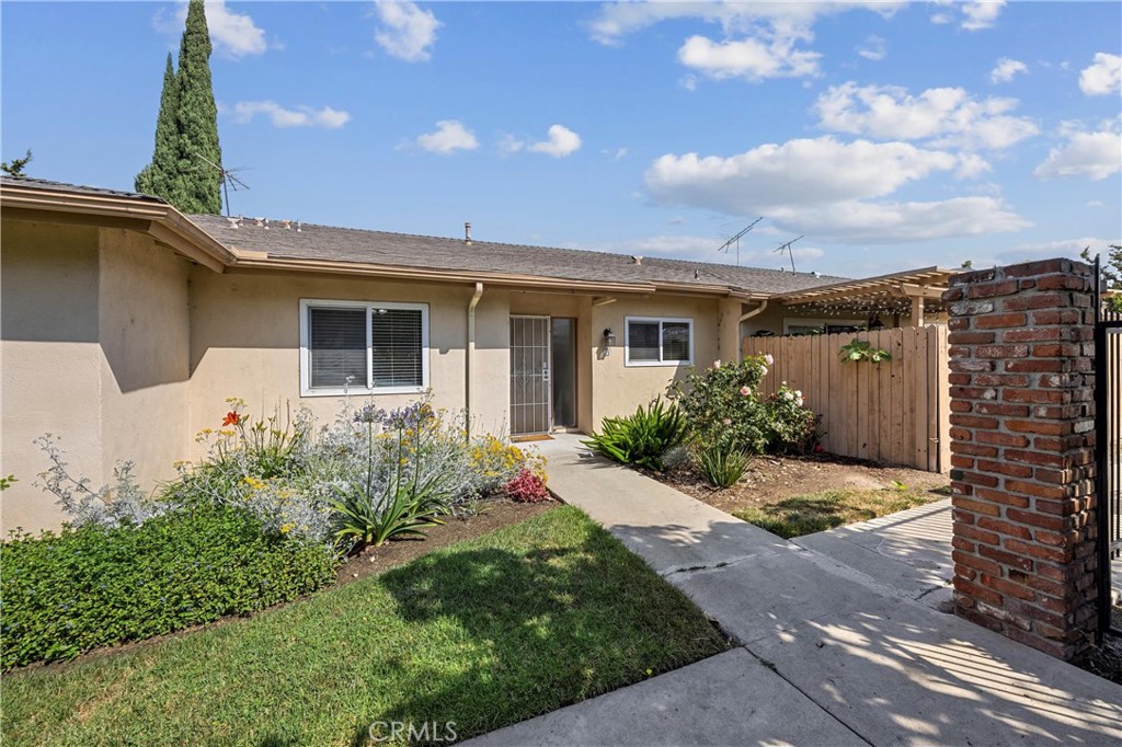 Beautiful Single-Story Condo in Gated Tustin Park Villas
This upgraded home offers a premium interior location next to the pool, with lush
green surroundings and an open floor plan filled with natural light. Features
include luxury vinyl flooring, quartz kitchen countertops, newer windows, and a
spacious private patio. Both bathrooms have been tastefully updated, and the
primary suite includes a walk-in shower with frameless glass. Enjoy access to a
pool, clubhouse, playground, and more—all in a gated community!
Located near shopping, dining, entertainment, and easy freeway access.
Owners highly motivated.