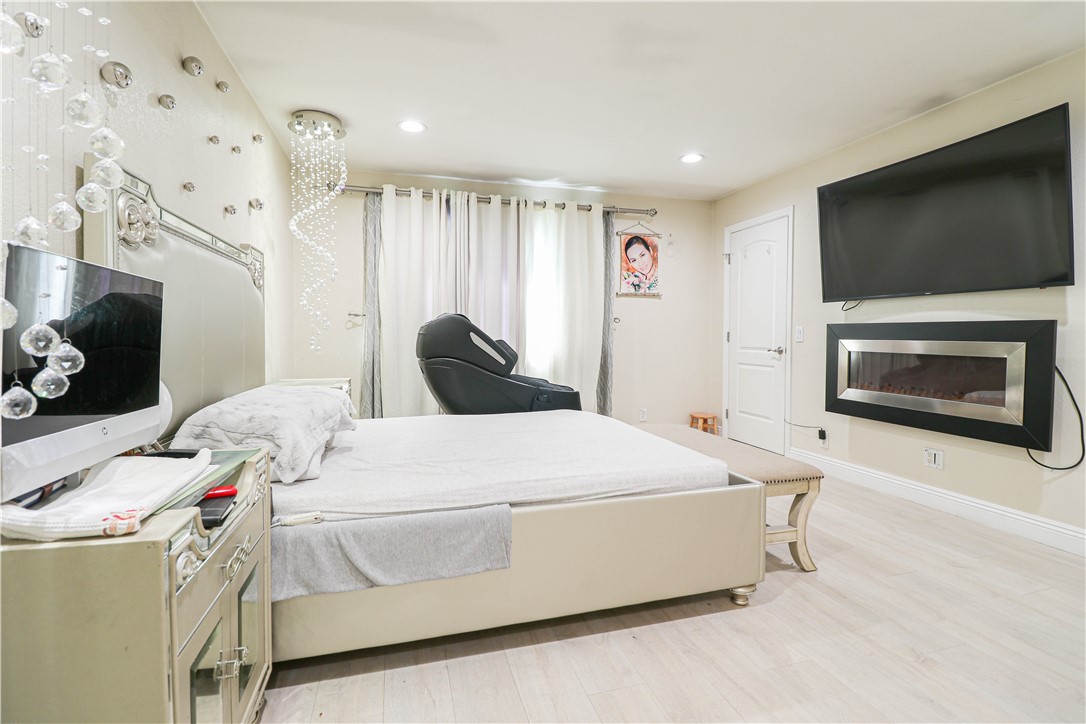 Showcase Homes (SHOC) - Residential