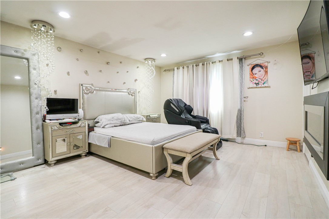 Showcase Homes (SHOC) - Residential