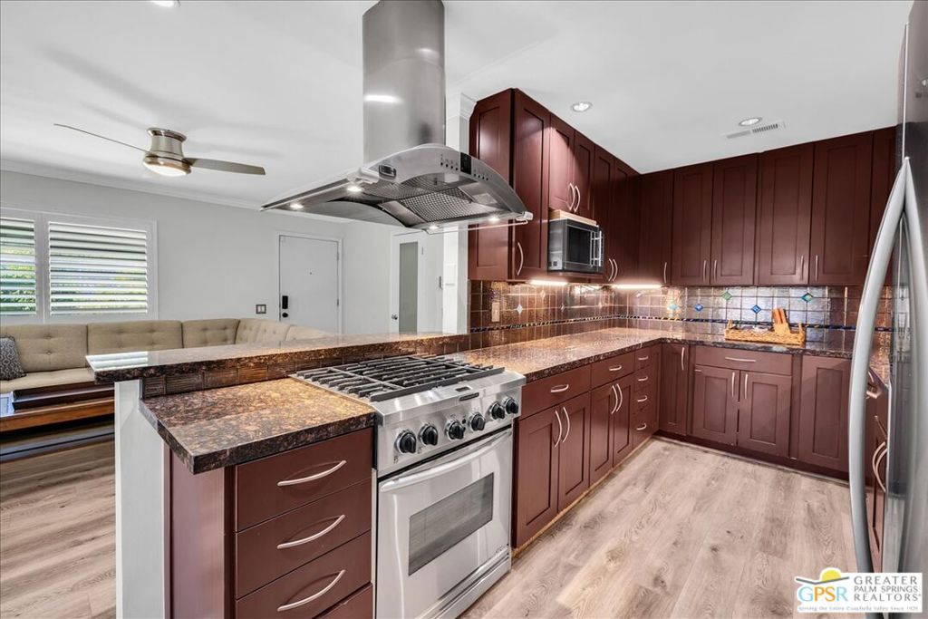 379 W Mariscal Road