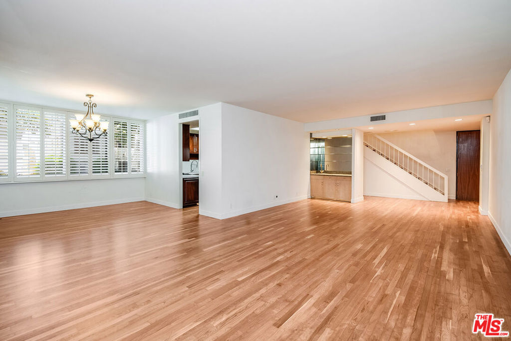 Properties 4 211 S Spalding Drive 107N