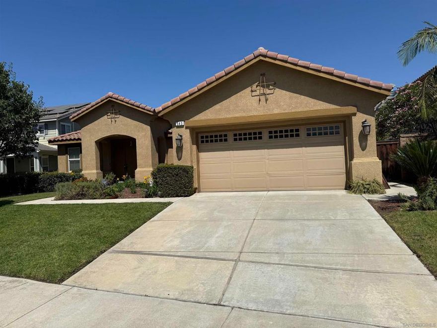 Must-See Silverhawk Single-Story! Gorgeous 3-bedroom, 2.5-bath home with a dedicated office on a spacious 8,276-sq-ft lot. Step into the grand entry leading to a bright, open living and dining area. The chef’s kitchen boasts granite countertops, a center island, and stainless-steel appliances—perfect for entertaining. The inviting family room offers an ideal blend of comfort and style. Upgraded throughout and move-in ready. Located in the desirable Silverhawk community, just minutes from shops, dining, entertainment, and with easy freeway access for a stress-free commute. The shopping center is within walking distance of the home.