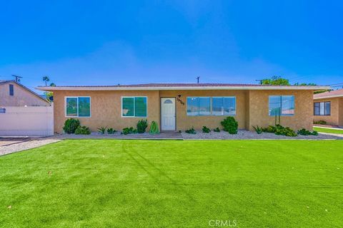 Photo of 19789 Evelyn St, Corona, CA 92881 (MLS # IV25254586)