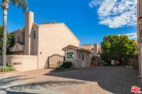 Photo of 5200 White Oak Avenue #36, Encino, CA 91316 (MLS # 25612053)