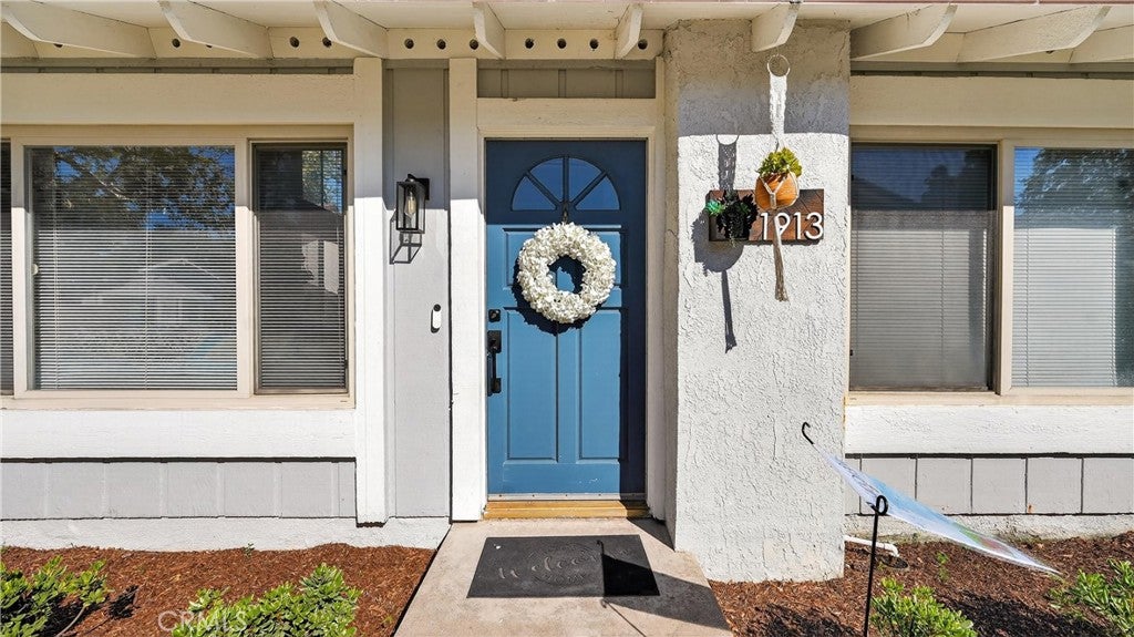 1913 W Wakeham Pl, Santa Ana CA 92704