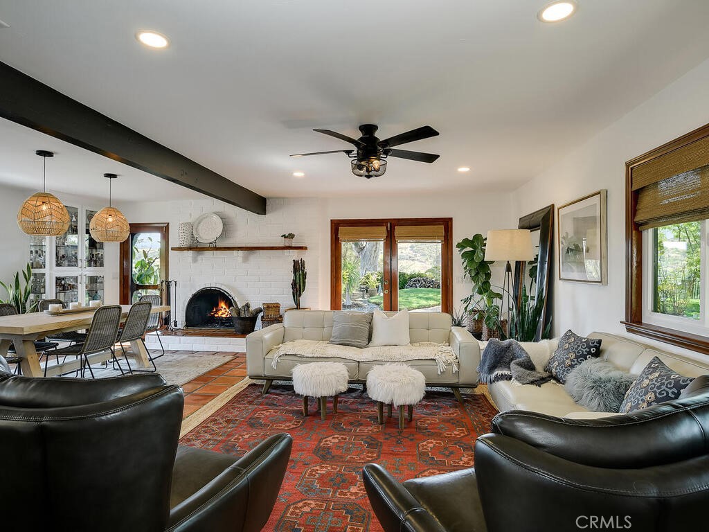 2923 Canonita Drive