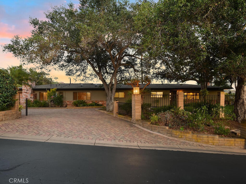2923 Canonita Drive