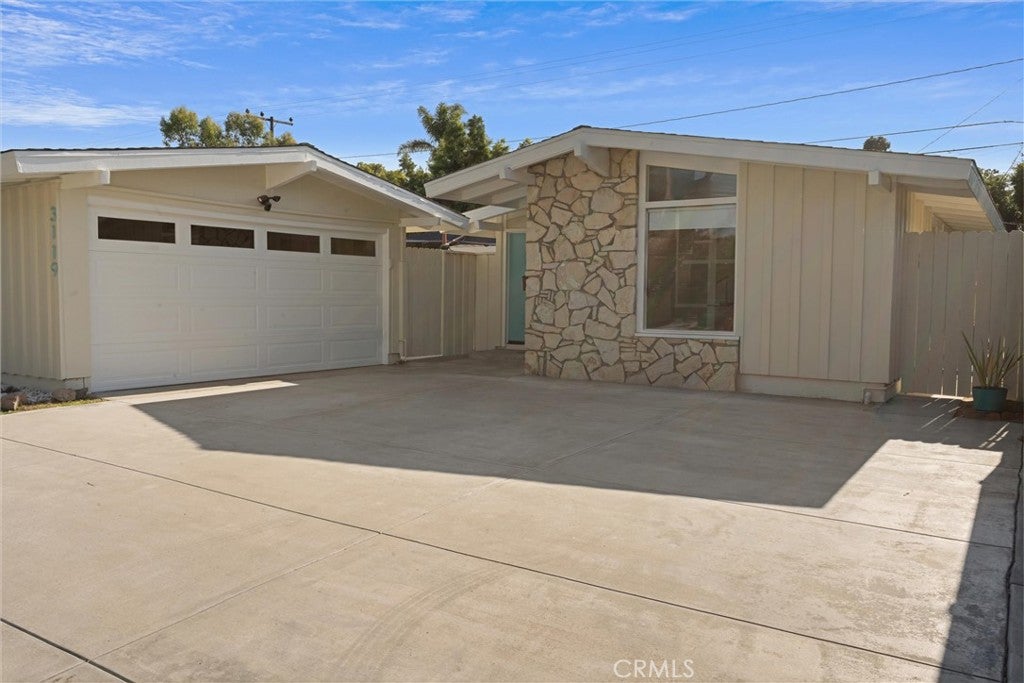 3119 Karen AVE