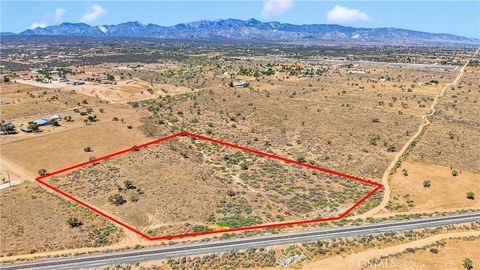 Photo of 9234 E Arrowhead Road, Phelan, CA 92371 (MLS # CV25127599) Photo of 9234 E Arrowhead Road, Phelan, CA 92371 (MLS # CV25127599)