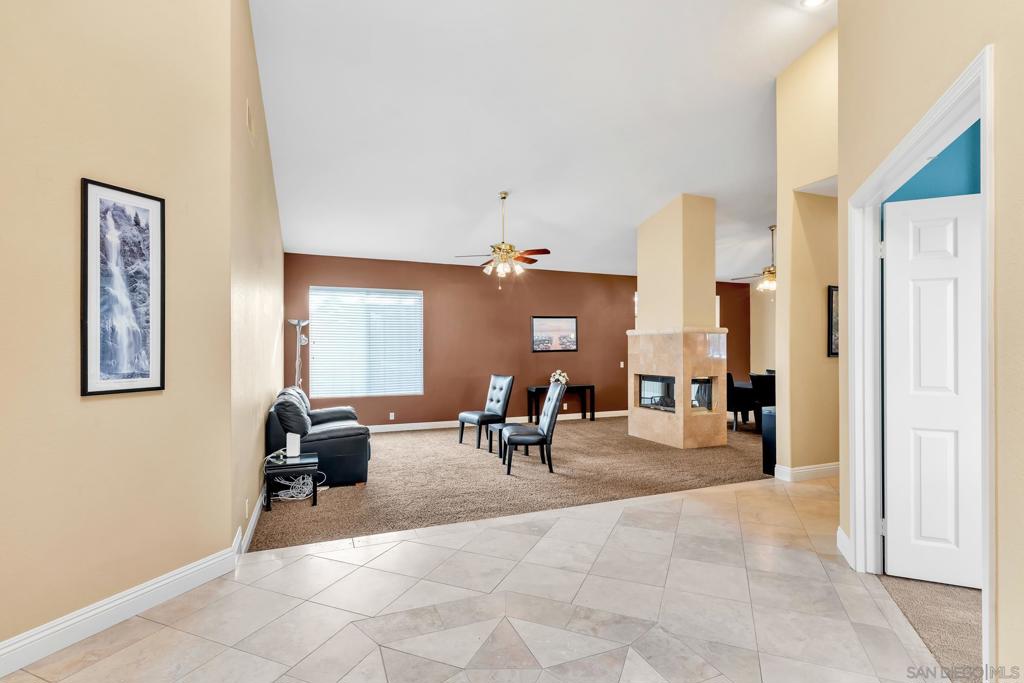 2389 Victoria Circle