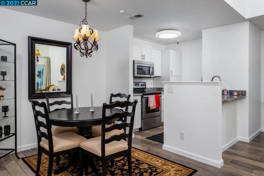 listing image 130724078417575945243