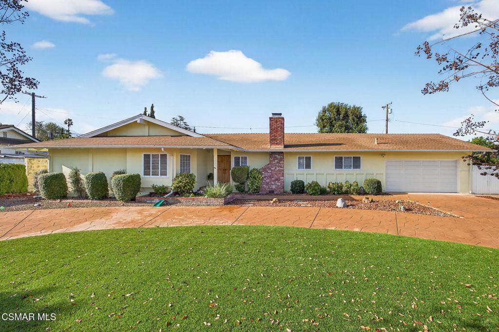 Photo of 1113 Buckingham Drive, Thousand Oaks, CA 91360 (MLS # 226000061)